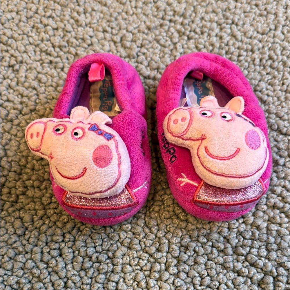 Peppa Pig Kids Slippers | Size 5/6